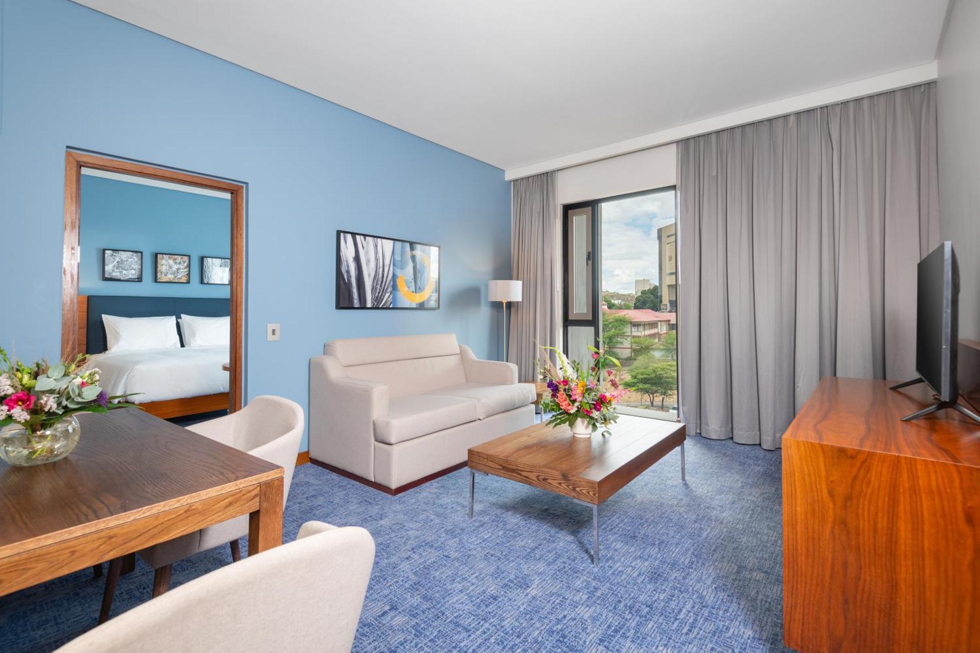 Hilton Garden Inn Windhoek Ngoại thất bức ảnh