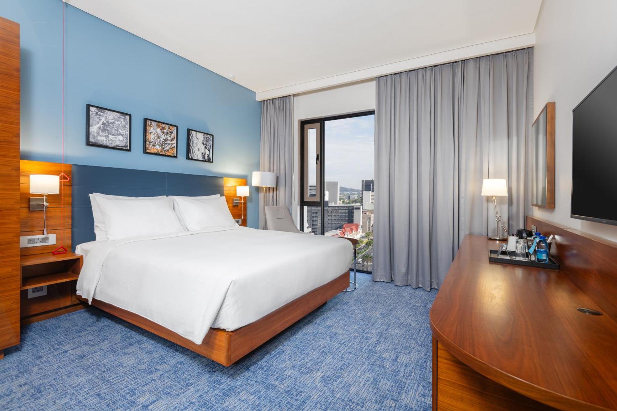 Hilton Garden Inn Windhoek Ngoại thất bức ảnh