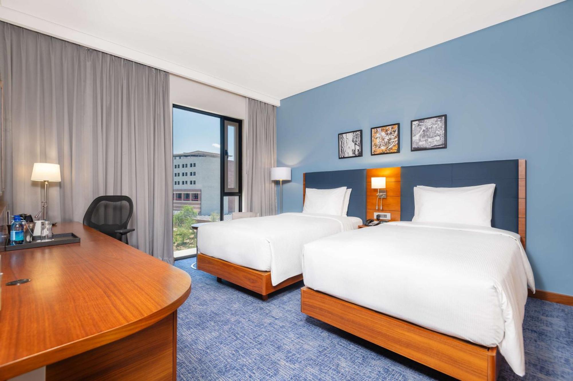 Hilton Garden Inn Windhoek Ngoại thất bức ảnh