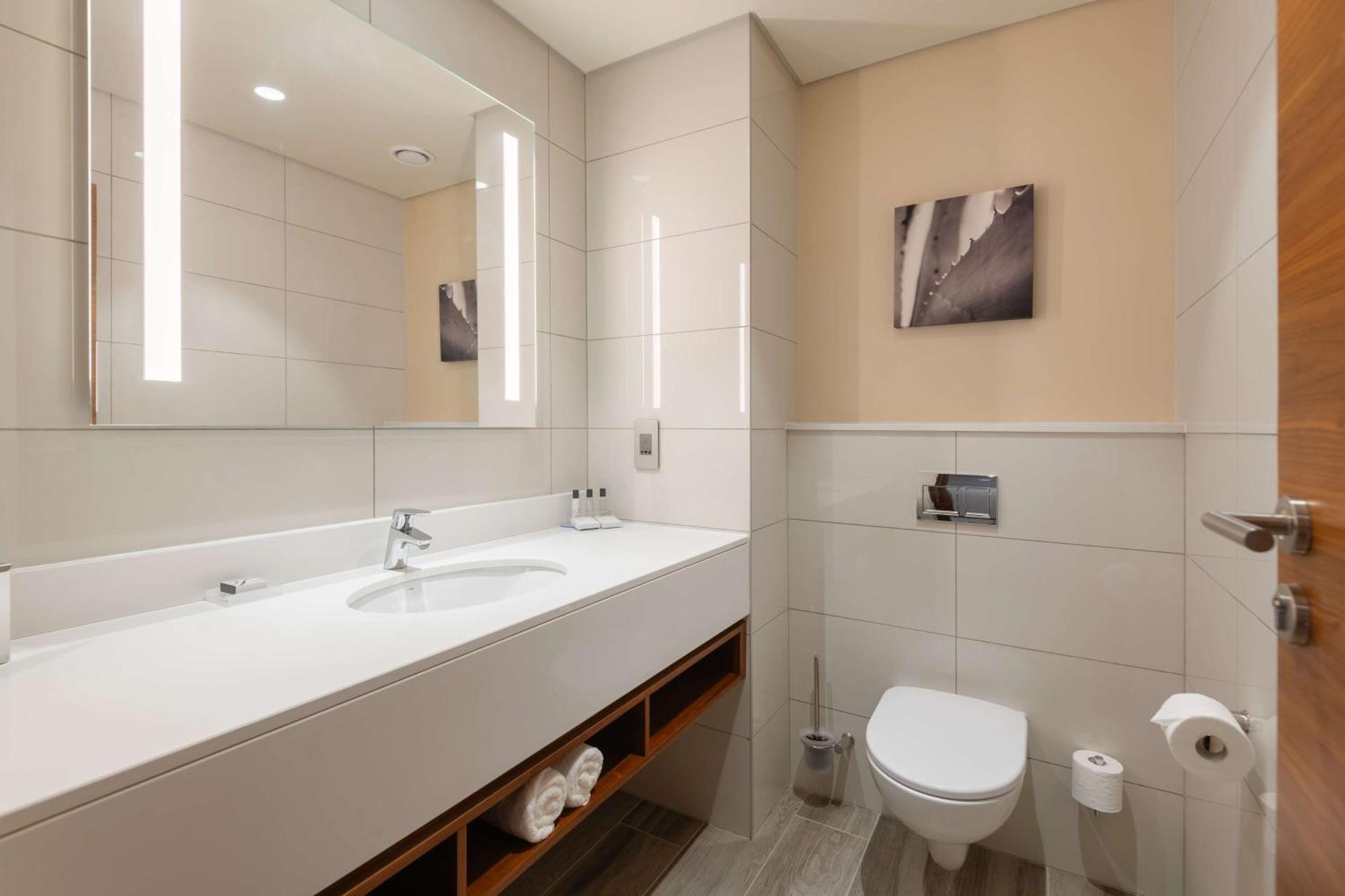 Hilton Garden Inn Windhoek Ngoại thất bức ảnh