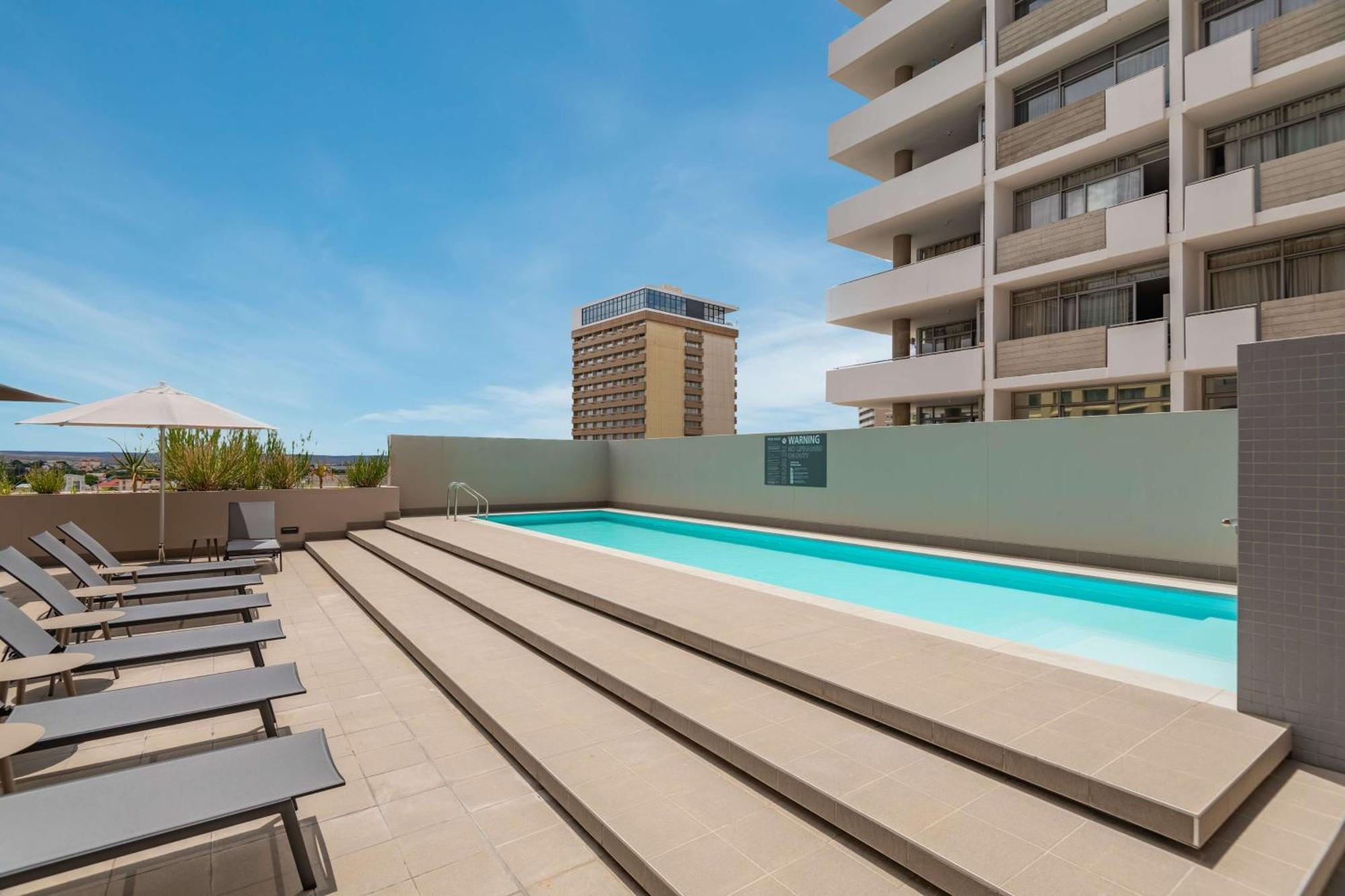 Hilton Garden Inn Windhoek Ngoại thất bức ảnh