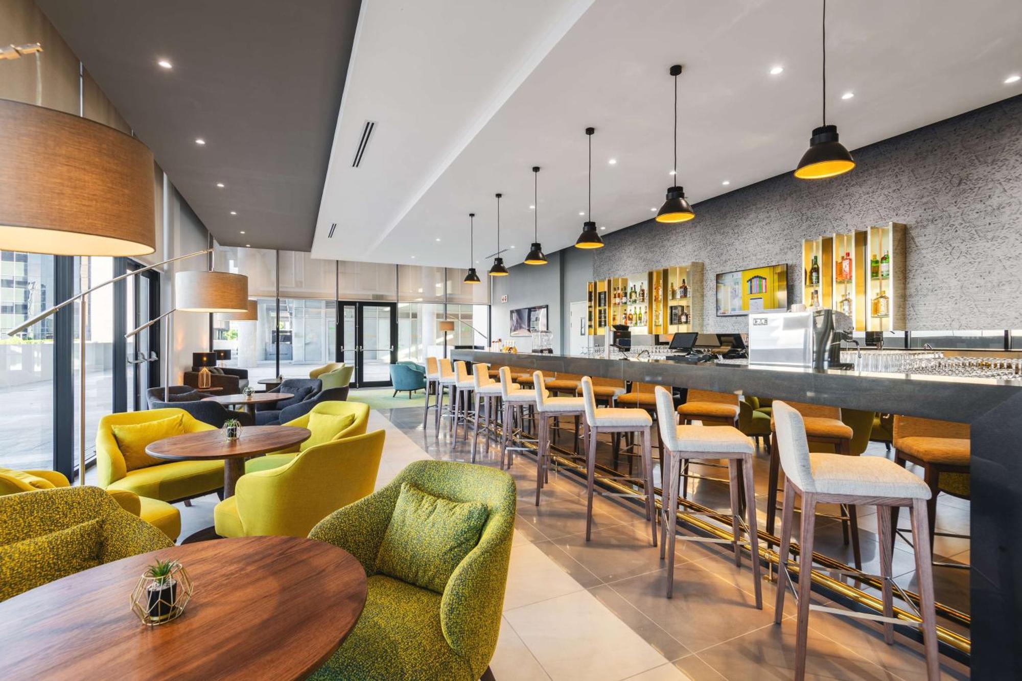 Hilton Garden Inn Windhoek Ngoại thất bức ảnh